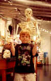 Mark with Skeleton,Discovery Store, Wash.DC, Summer vacaton 1999.jpg (53352 bytes)